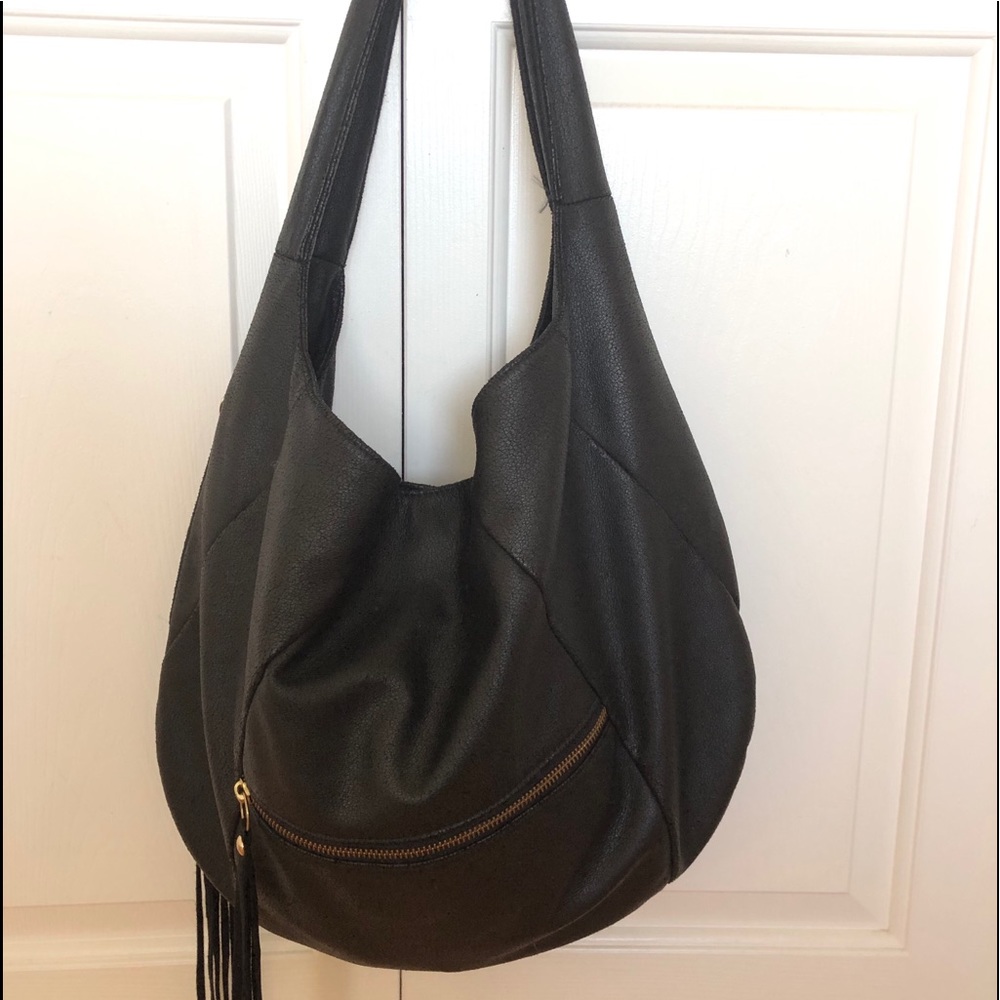 Cri De Coeur vegan bucket bag